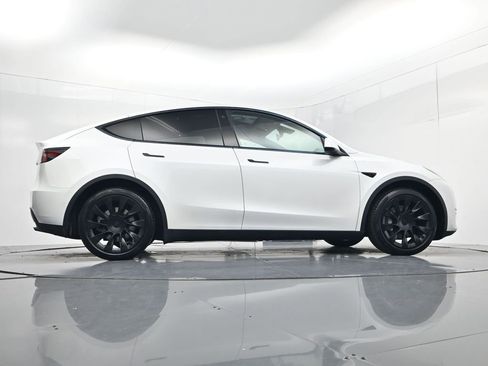 Used 2021 Tesla Model Y Long Range AWD/4WD image 38