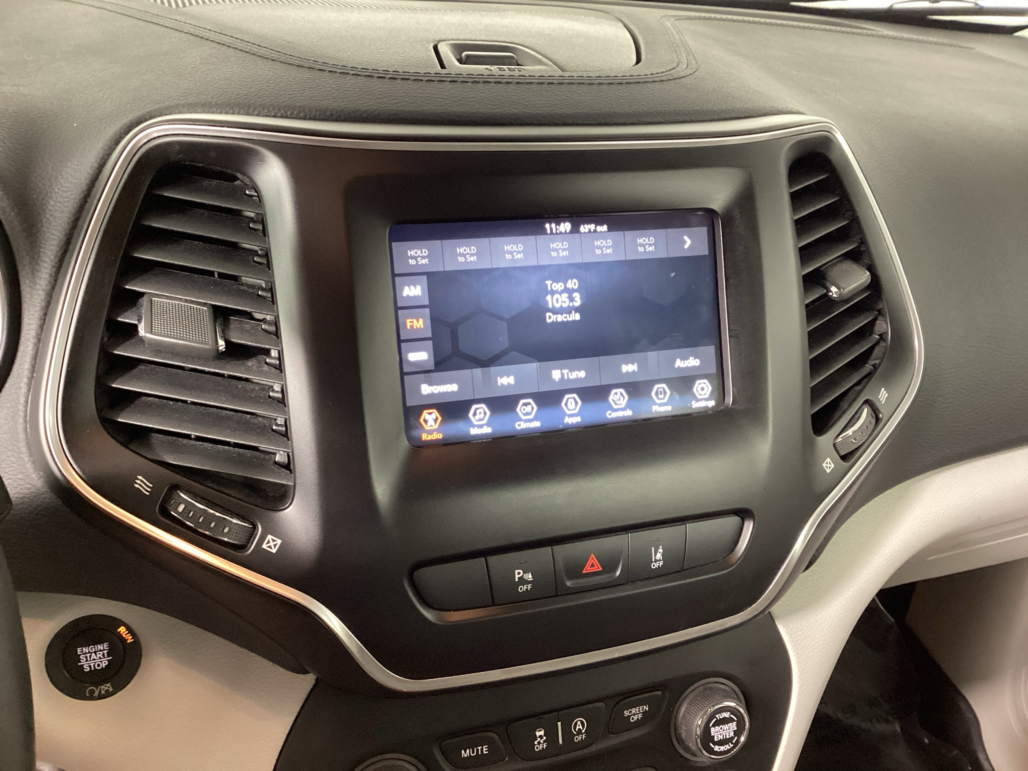 Used 2020 Jeep Cherokee Latitude Lux w/ Trailer Tow Group AWD/4WD image 29
