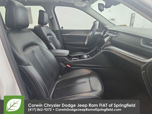 Used 2023 Jeep Grand Cherokee L Limited image 33