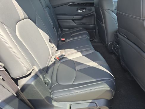 Used 2025 Honda Pilot EX-L image 19