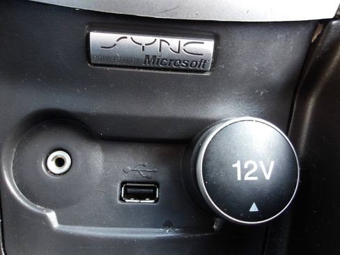 Used 2014 Ford Fiesta SE w/ Comfort Package FWD image 14