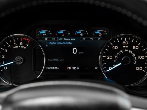 Used 2018 Ford F150 Lariat w/ Equipment Group 502A Luxury AWD/4WD image 16