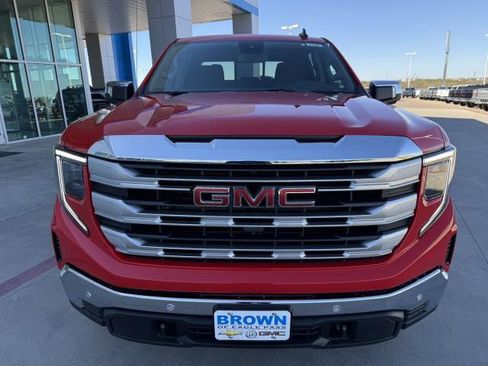 New 2026 GMC Sierra 1500 SLE w/ Preferred Package image 3