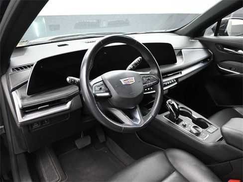 Used 2024 Cadillac XT4 Premium Luxury image 14