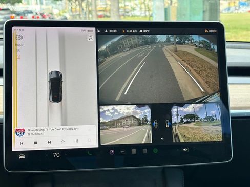 Used 2022 Tesla Model Y Performance AWD/4WD image 18