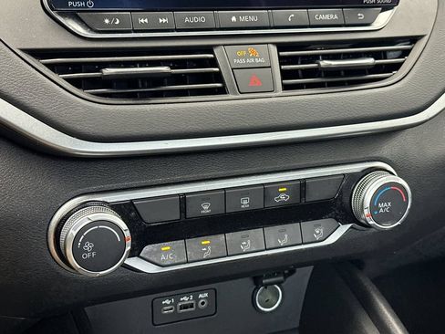 Used 2025 Nissan Altima 2.5 S FWD image 18