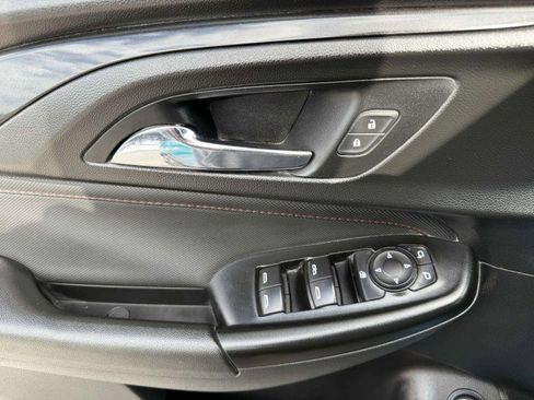 Used 2021 Chevrolet TrailBlazer RS w/ Sun and Liftgate Package image 18