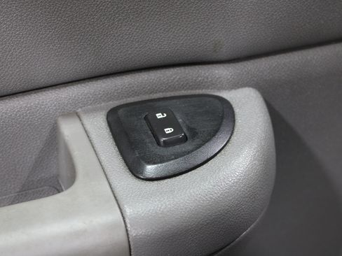 Used 2009 GMC Sierra 2500 W/T AWD/4WD image 7