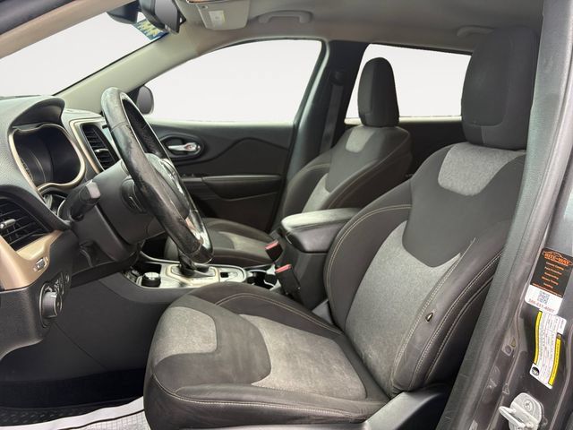 Used 2014 Jeep Cherokee Latitude AWD/4WD image 9