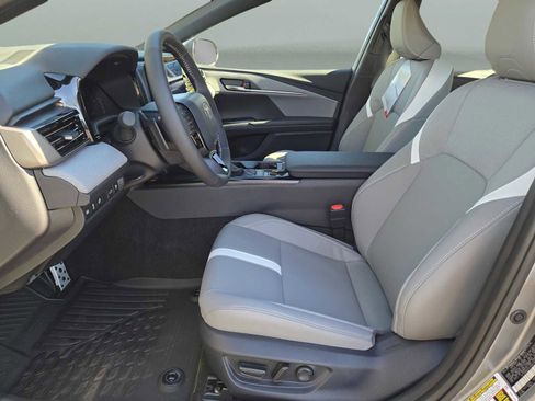 Used 2026 Toyota Camry SE w/ Convenience Package image 18