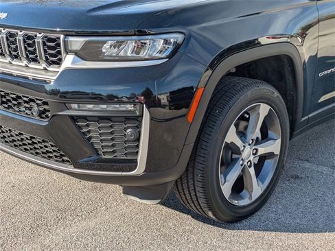 New 2026 Jeep Grand Cherokee Limited w/ Luxury Tech Group II image 9