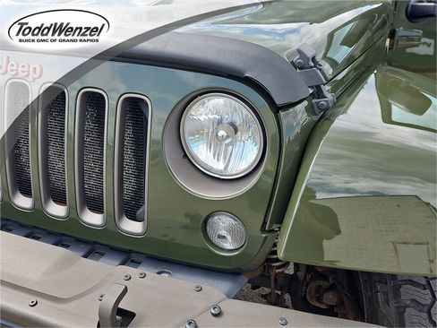 Used 2016 Jeep Wrangler Unlimited Sahara AWD/4WD image 34