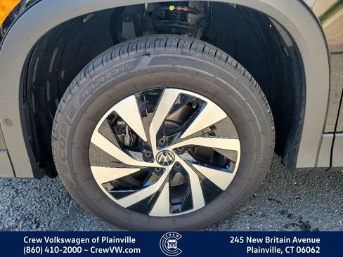 Certified 2025 Volkswagen Tiguan S AWD/4WD image 17