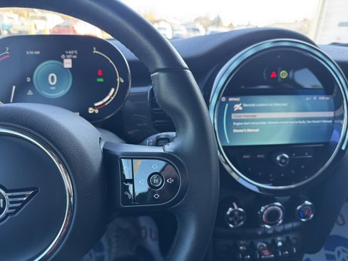 Used 2022 MINI Cooper 2-Door Hardtop image 23