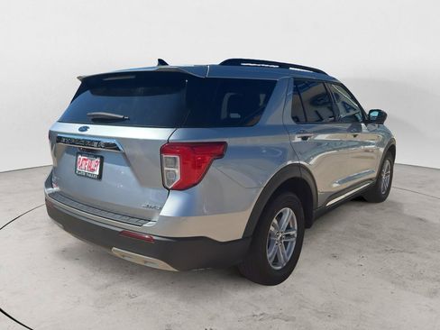 Used 2024 Ford Explorer XLT w/ Equipment Group 202A AWD/4WD image 5