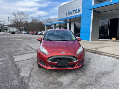 Used 2018 Ford Fiesta SE image 3