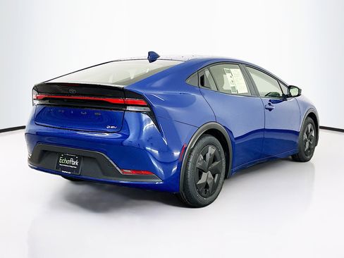 Used 2025 Toyota Prius LE FWD image 9