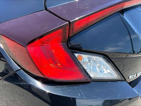 Used 2017 Honda Civic Touring image 38