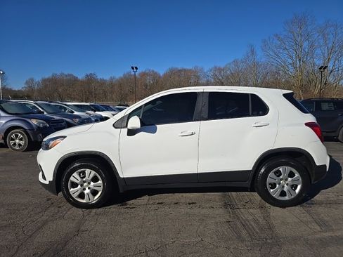 Used 2018 Chevrolet Trax LS image 4