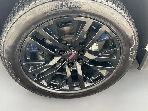 Used 2025 GMC Sierra 1500 Denali w/ Technology Package AWD/4WD image 31