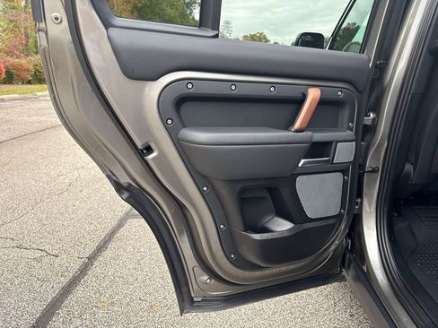 Used 2024 Land Rover Defender 130 X image 15