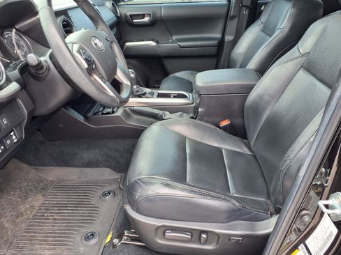 Used 2023 Toyota Tacoma Limited image 14