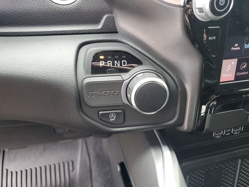 Certified 2025 RAM 1500 Big Horn RWD image 19