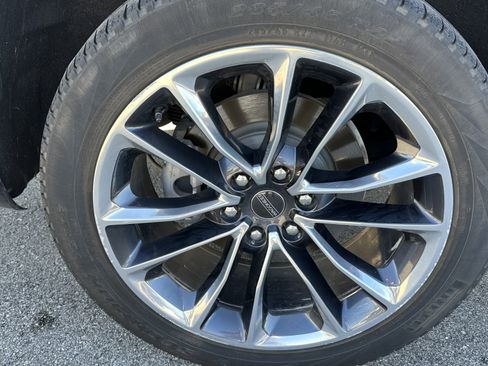 Used 2024 Jeep Wagoneer L Series III w/ Premium Group I image 14