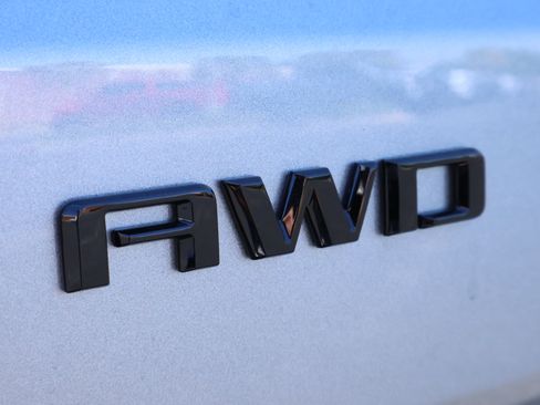 New 2027 Chevrolet Traverse Z71 w/ Driver Confidence Package AWD/4WD image 6