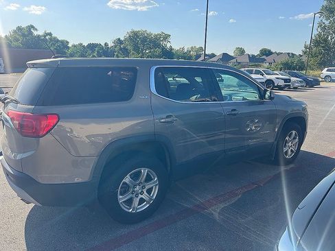 Used 2019 GMC Acadia SLE FWD image 2