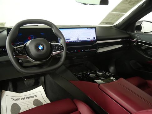 Used 2025 BMW 530i RWD image 16