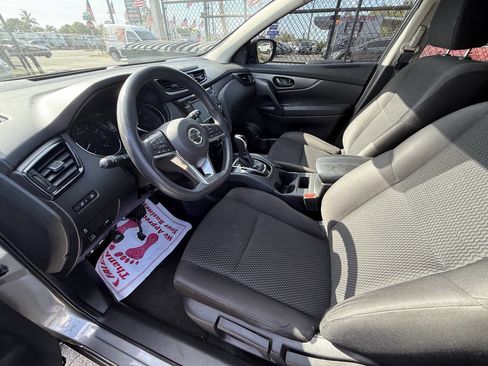 Used 2019 Nissan Rogue Sport S image 8