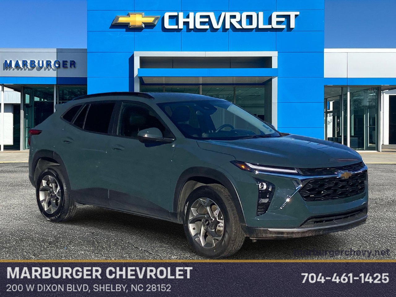 Used 2025 Chevrolet Trax LT FWD image 1
