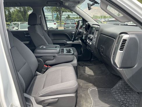 Used 2018 Chevrolet Silverado 1500 LT w/ LT Fleet Convenience Package AWD/4WD image 16