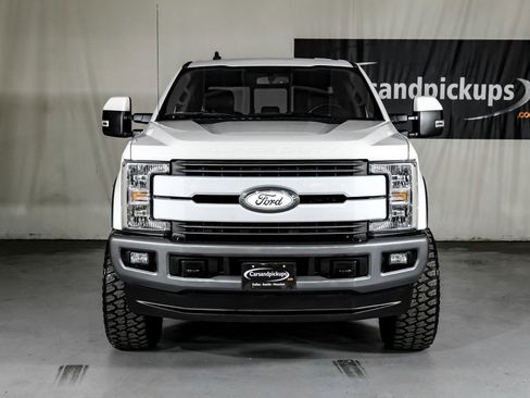 Used 2019 Ford F250 Lariat w/ Lariat Value Package image 3