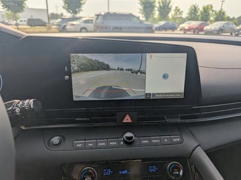 Certified 2025 Hyundai Elantra SEL image 14