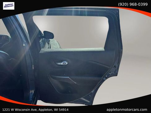 Used 2020 Jeep Cherokee Limited AWD/4WD image 27