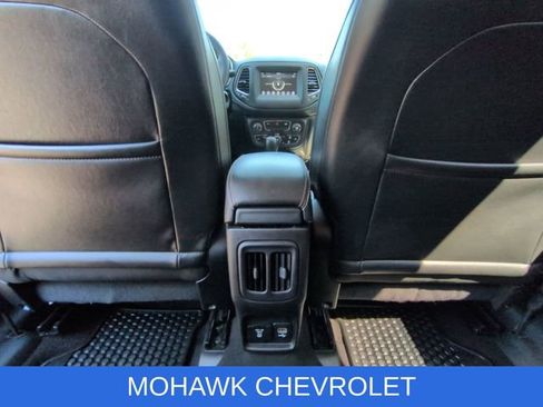 Used 2019 Jeep Compass Latitude w/ Popular Equipment Group AWD/4WD image 22