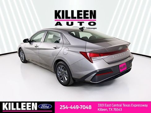 Used 2024 Hyundai Elantra SEL FWD image 6