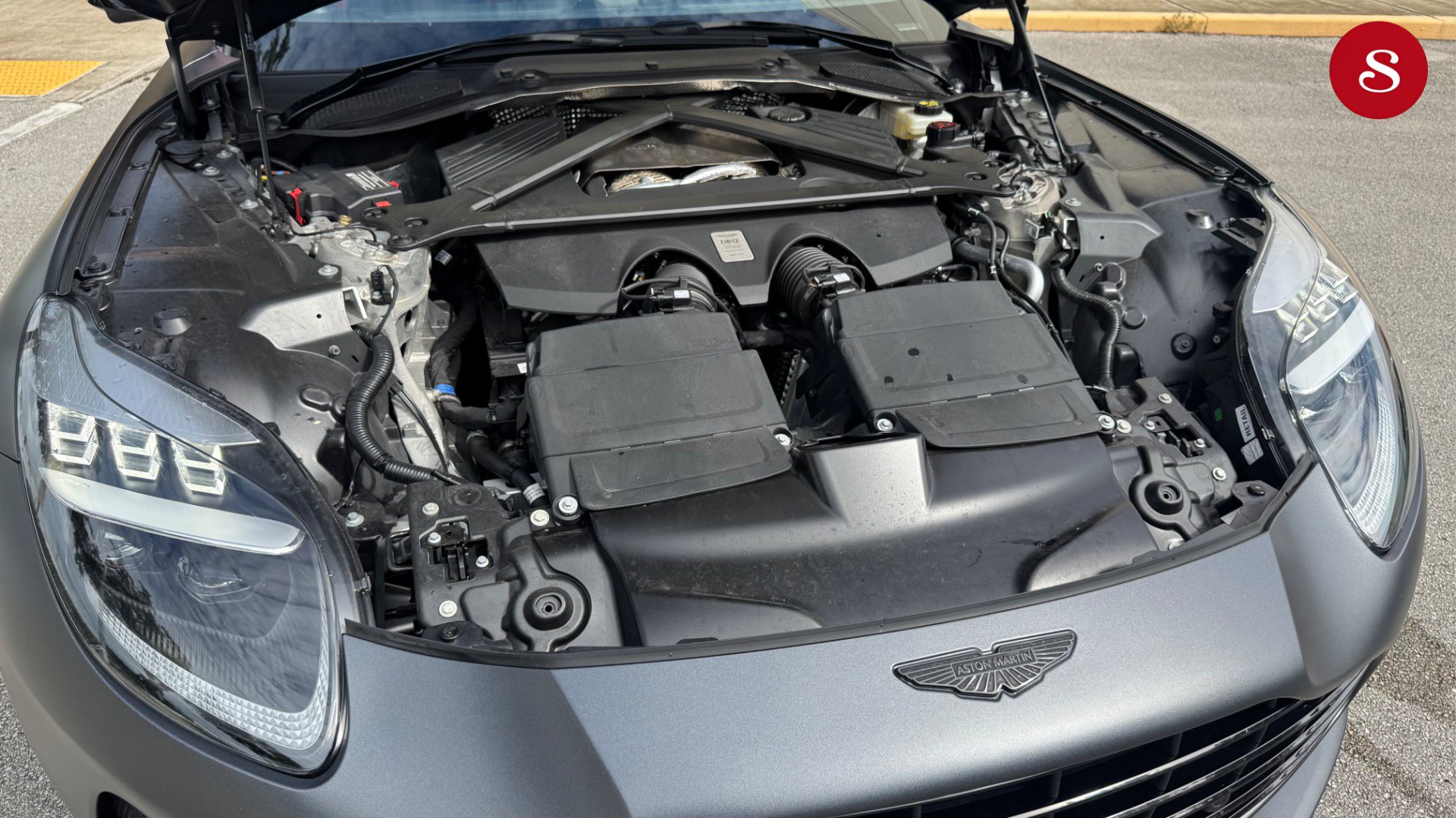 Used 2024 Aston Martin DB12 Coupe RWD image 6