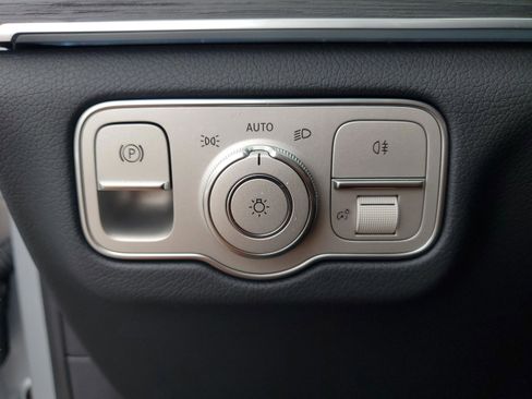 Certified 2026 Mercedes-Benz GLS 450 4MATIC image 32