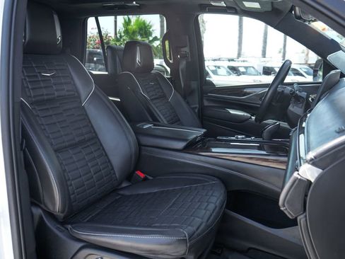 Used 2022 Cadillac Escalade Sport Platinum w/ LPO, ONYX Package AWD/4WD image 51
