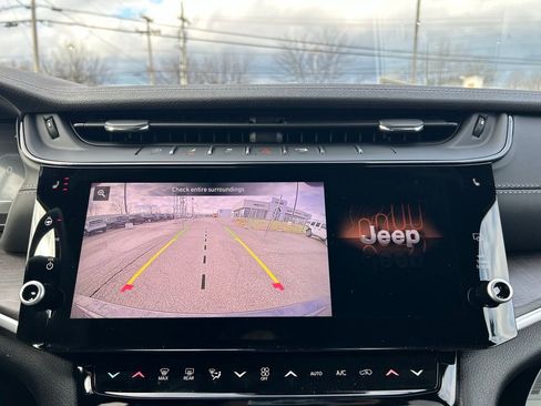 New 2026 Jeep Grand Cherokee Altitude image 22