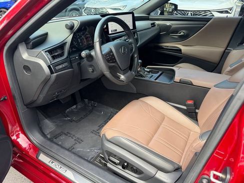 Used 2025 Lexus ES 350 Ultra Luxury w/ Accessory Package (Z2) FWD image 13