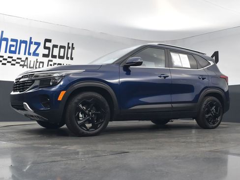 Certified 2026 Kia Seltos EX w/ EX Sunroof Package FWD image 18