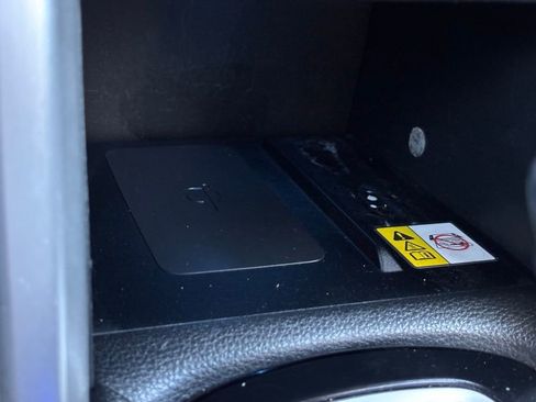 Used 2023 Toyota Corolla Cross XSE image 23