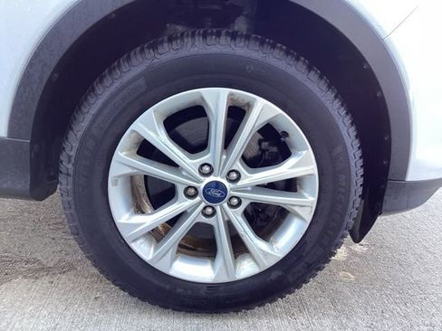 Used 2019 Ford Escape SE image 9