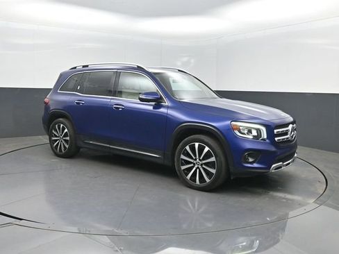 Used 2020 Mercedes-Benz GLB 250 w/ Premium Package image 34