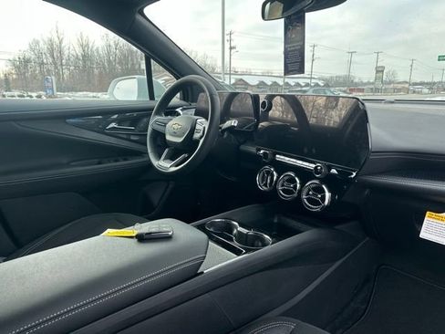 New 2026 Chevrolet Blazer EV LT image 9