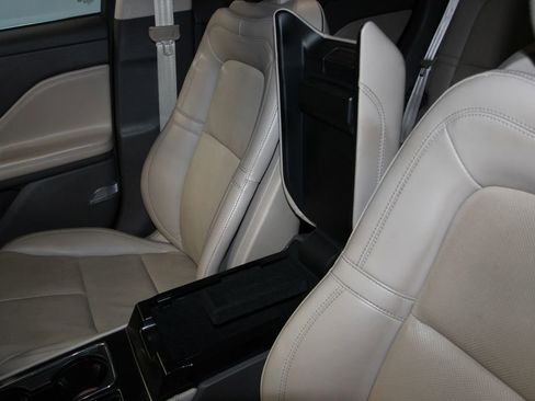 Used 2022 Lincoln Corsair Reserve w/ Luxury Package image 23